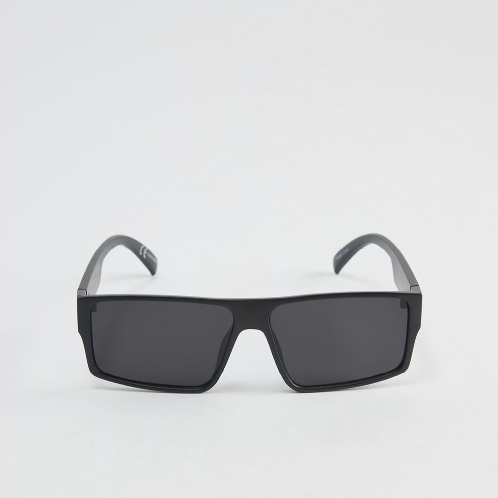 KAI Flat Brim Sunglasses Black Retro Plastic Frame UV Blocking NWT